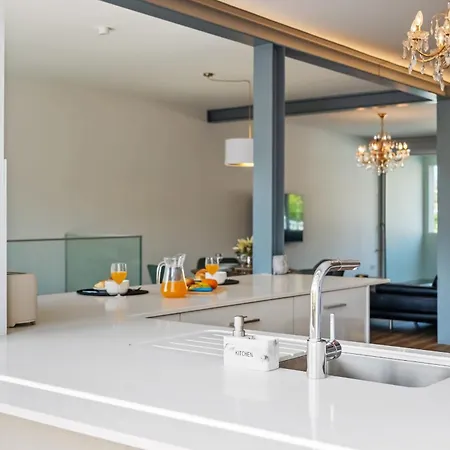 Diogo House - By Wehost