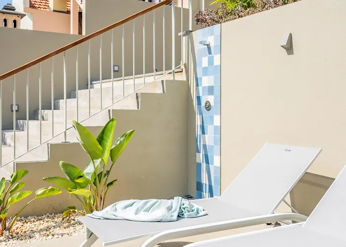 Diogo House - View *